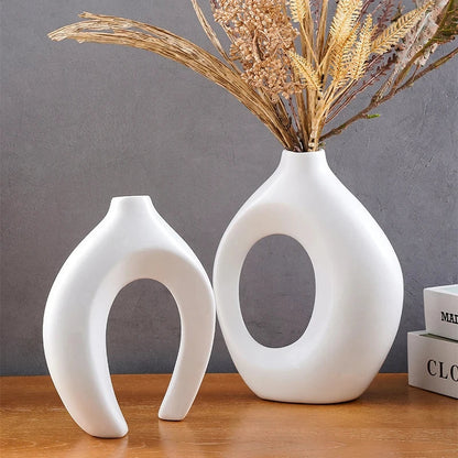 Nordic Hollow Decorative Vase Set (2 Pieces)