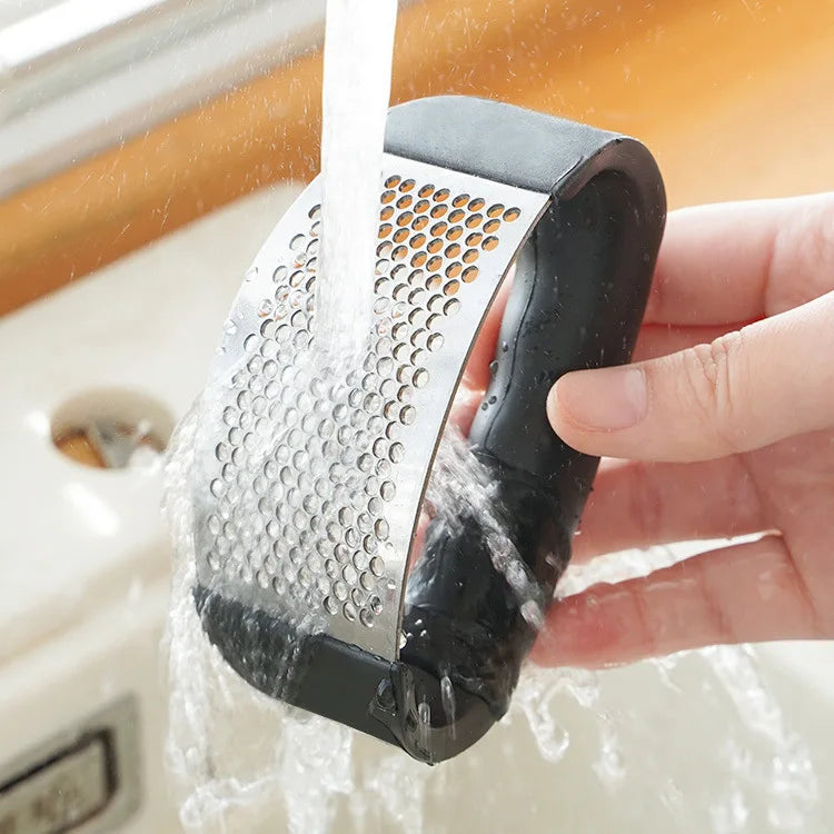 Stainless Steel Garlic Press – Easy Manual Garlic Crusher for Everyday Cooking
