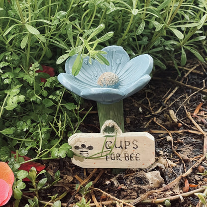 Bee Watering Station – Garden Feeder for Bees & Butterflies