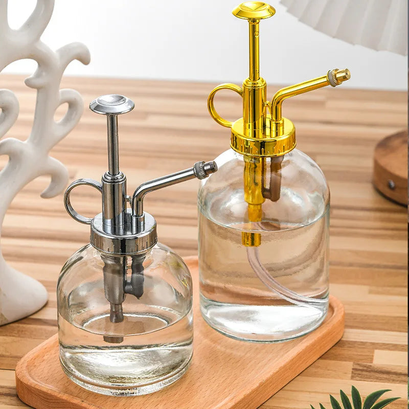 Minimalist Plant Watering Can (Transparent Design)